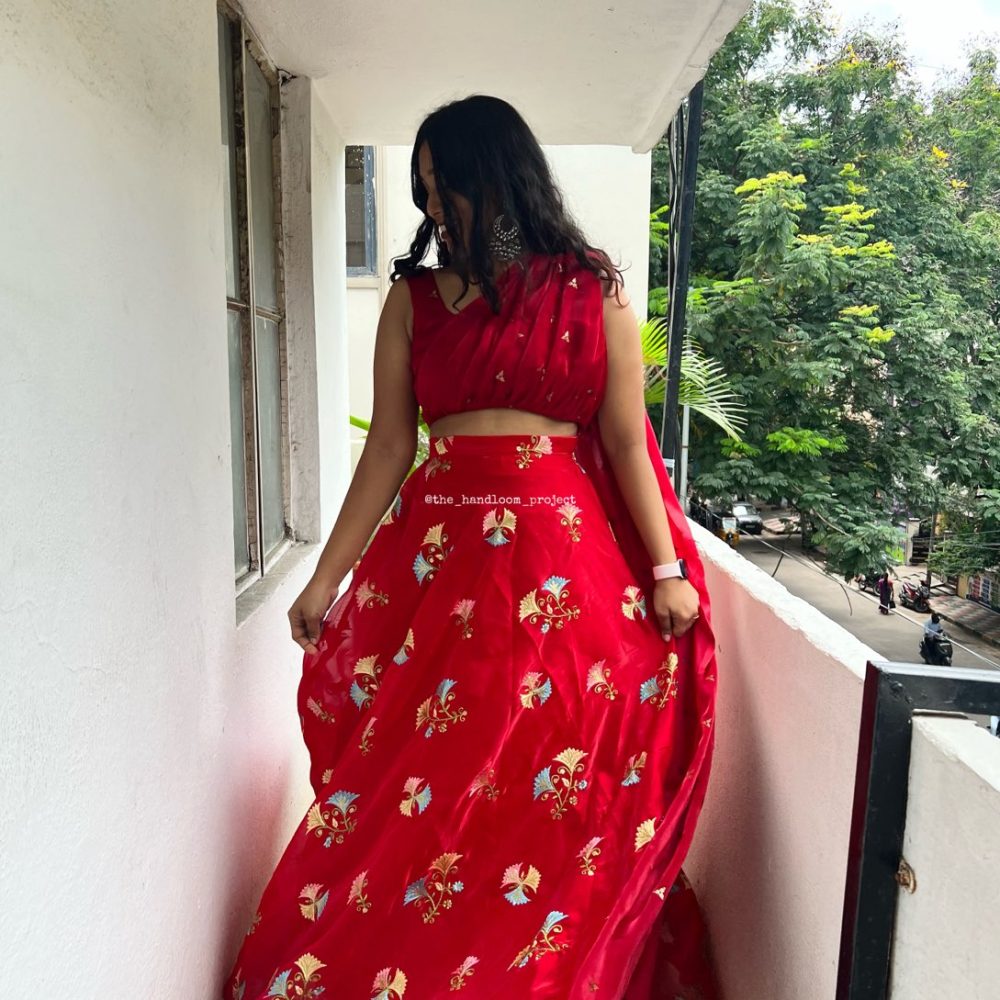 Red lehenga and blouse with duppatta - Image 3